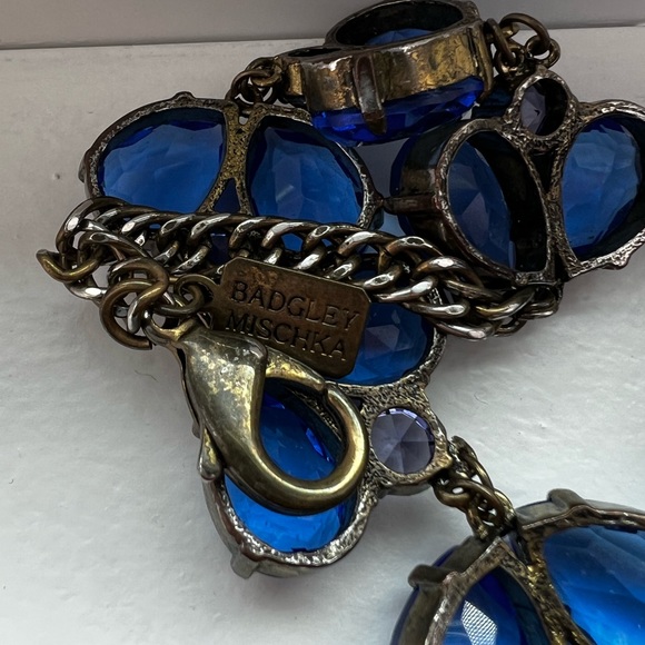 BADGLEY MISCHKA // Bold Sapphire Necklace - Picture 6 of 6